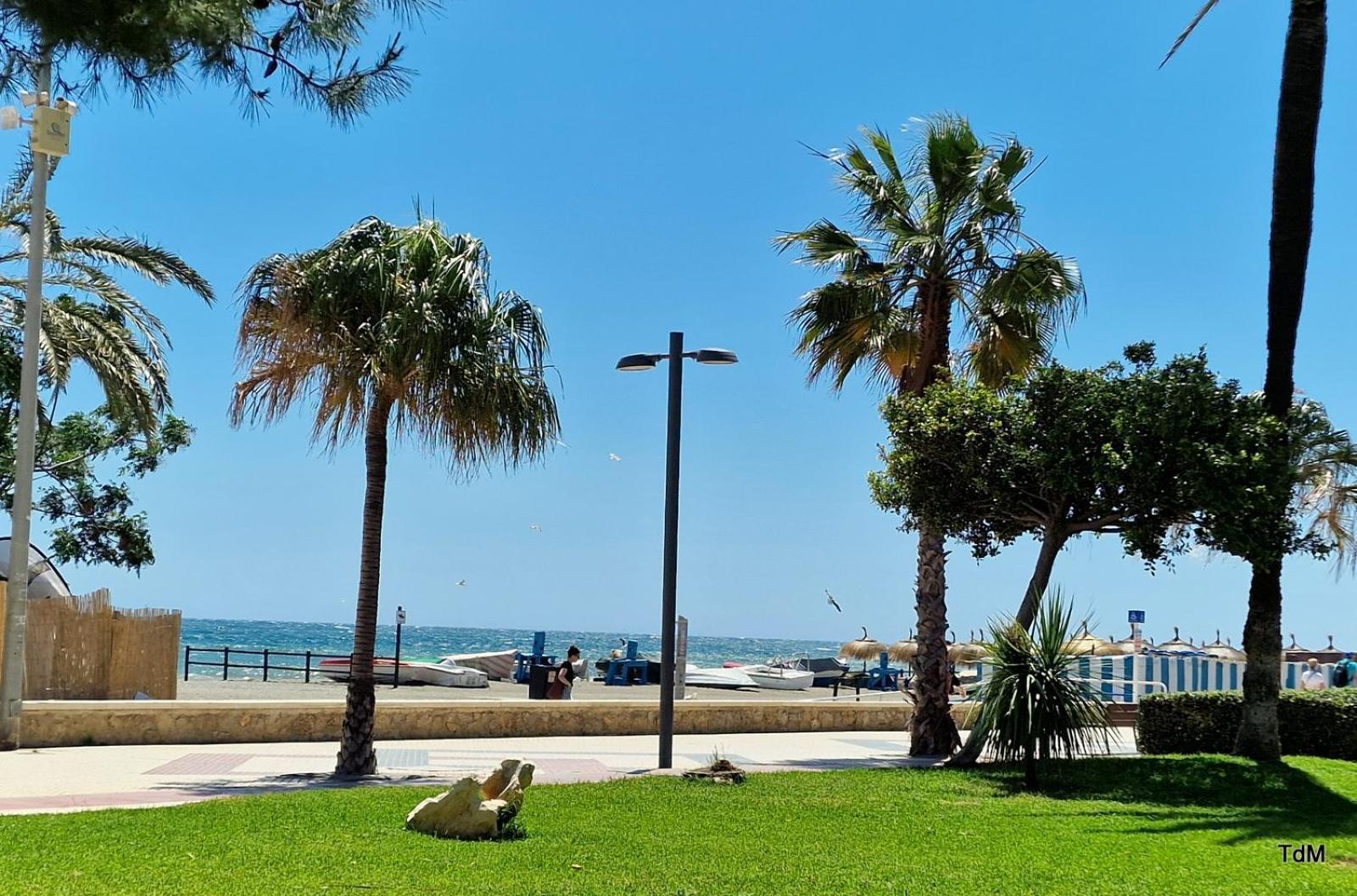 Apartment Caradridos Torre Del Mar Centro 1 Minute From The Beach Bagian luar foto